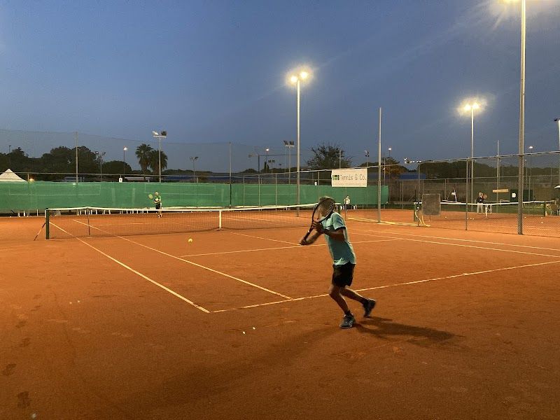 Tennis & Co. tennis courts