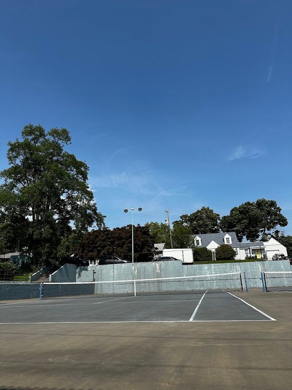 14 Paddock Pl Tennis courts tennis courts
