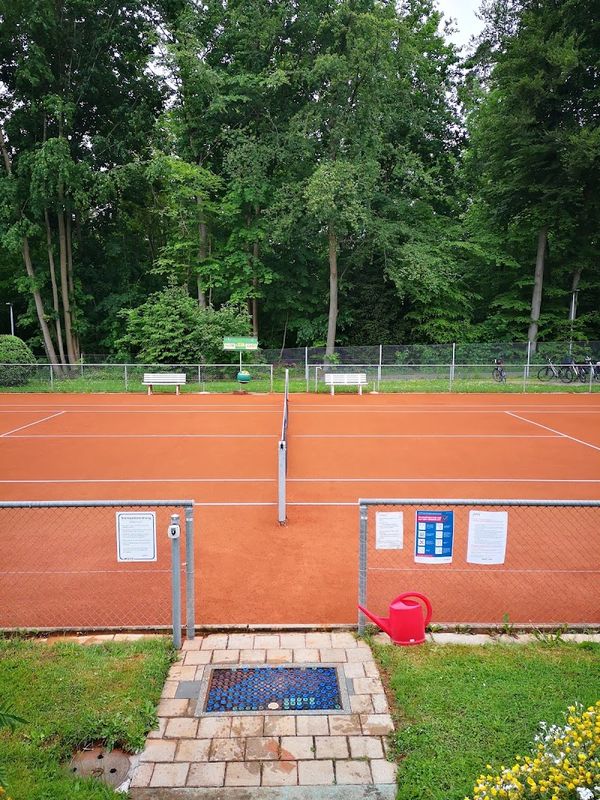 Lawn Tennis Club Bern tennis courts