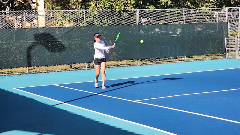 Torrimar Tennis Club tennis courts