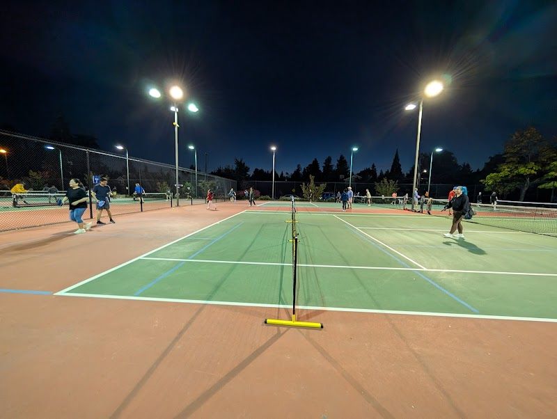 Shoreline Park Pickleball and Tennis Courts tennis courts