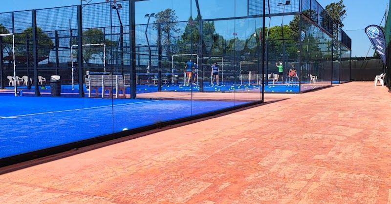 Tennis Club Garden tennis courts