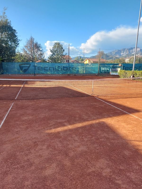 Tennis Club Il Punto tennis courts