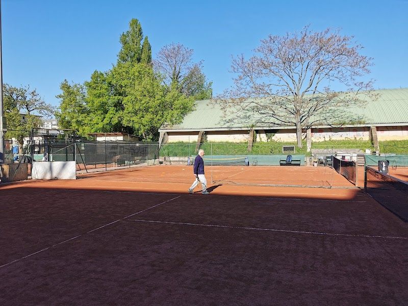 Park Tennis Club tennis courts