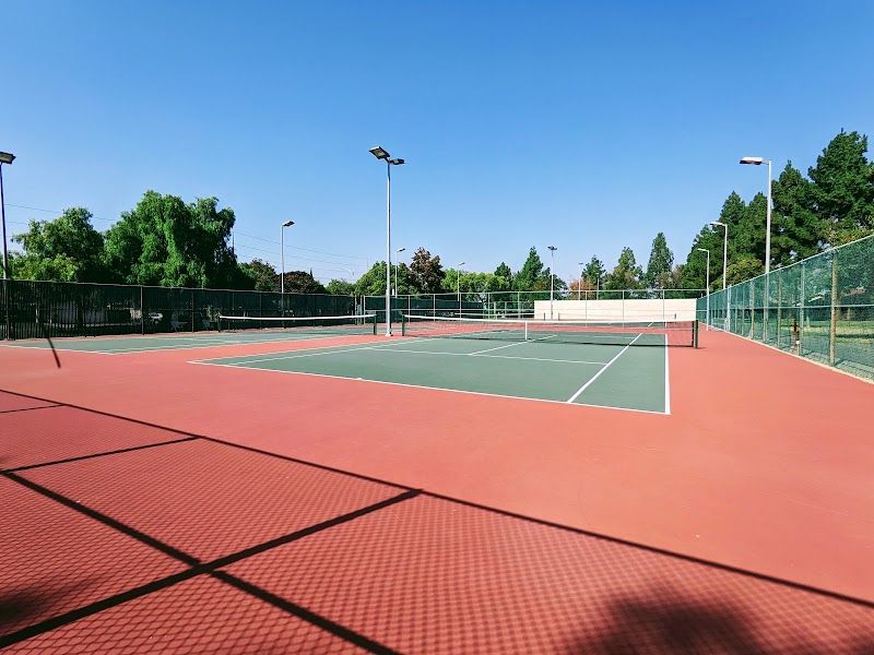 Pinewood Park Tennis Courts tennis courts
