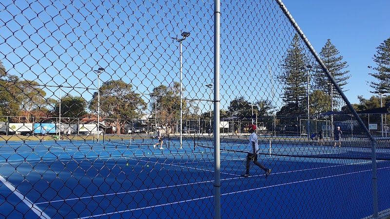 Hensman Park Tennis Club tennis courts