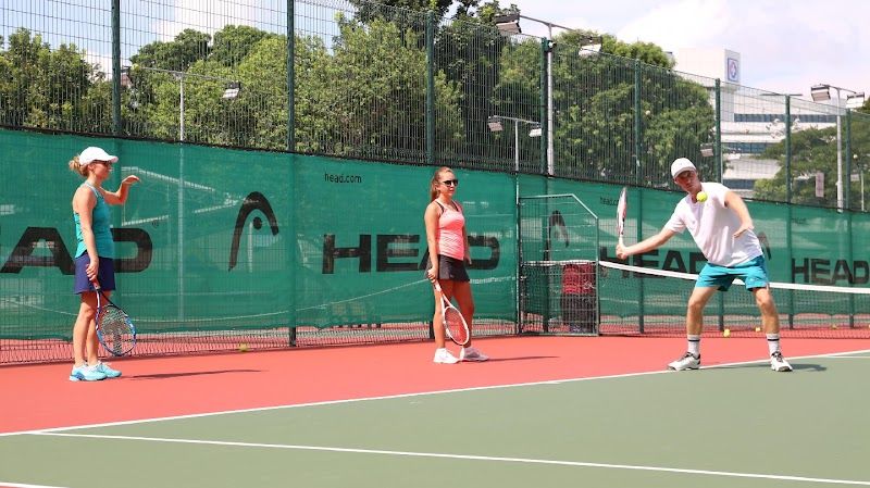B Tennis tennis courts