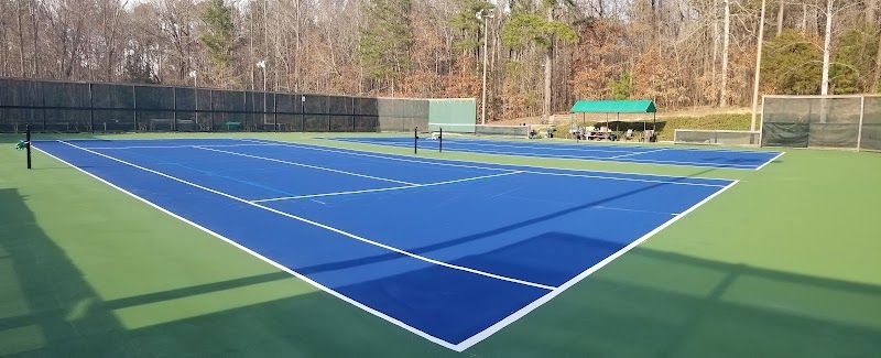 Four Seasons Racquet Club tennis courts