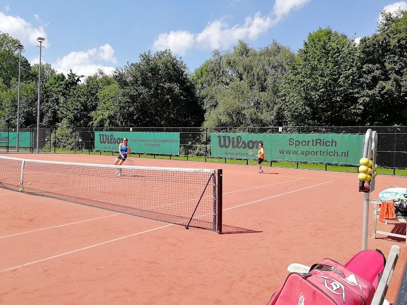 Tennis- en Padelclub T.C. T.O.E.G. Rotterdam tennis courts