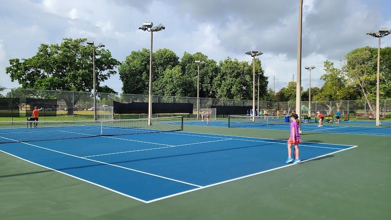 Continental Tennis Center tennis courts