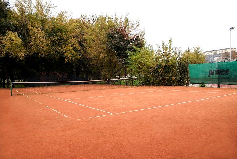 Wola Tennis Club tennis courts