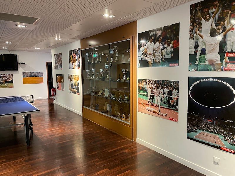 LEVALLOIS SPORTING CLUB TENNIS tennis courts