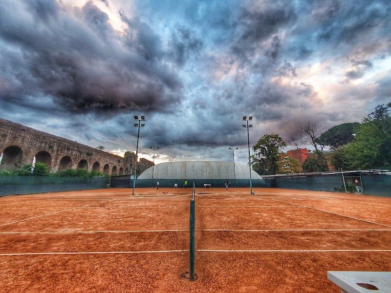 Circolo Sportivo Le Mura - Piscina / Tennis / Fitness tennis courts