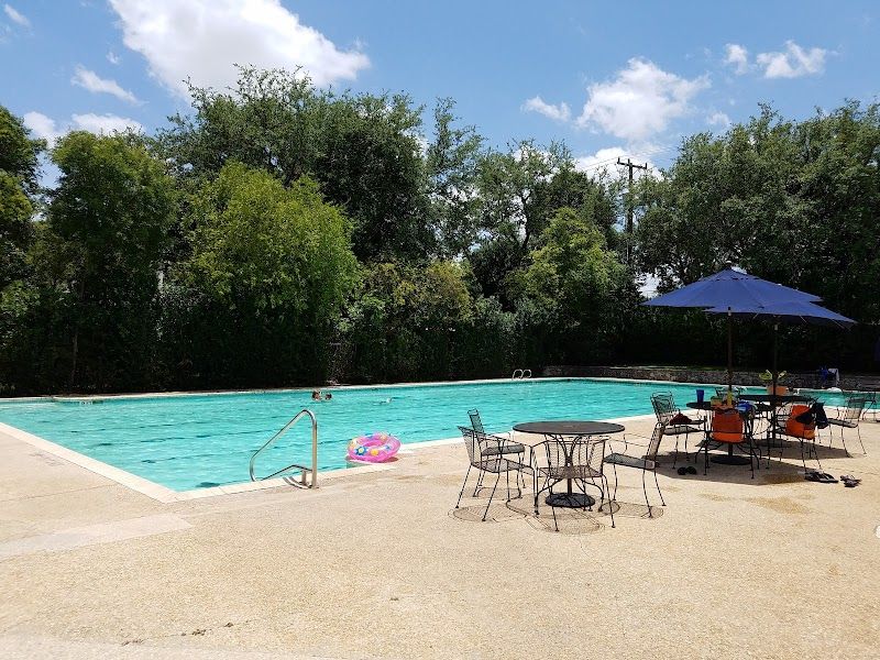 Queen's Forest Swim & Tennis Club tennis courts