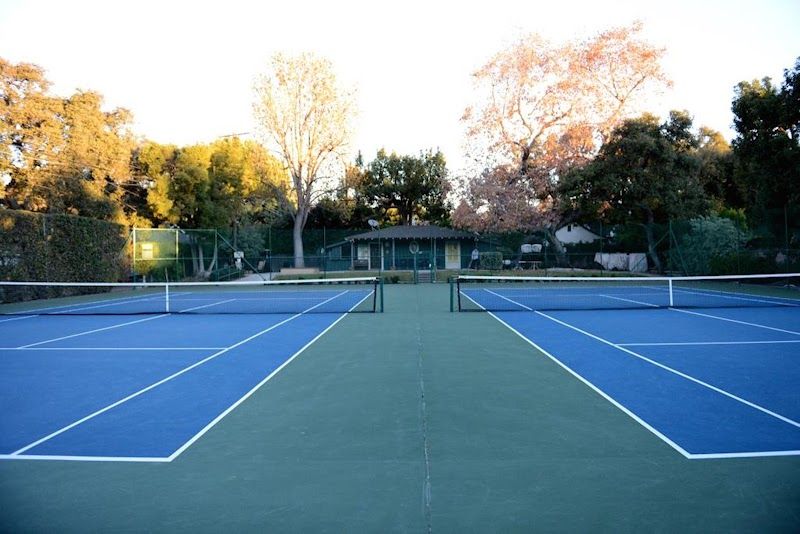Live Oaks Tennis Association tennis courts