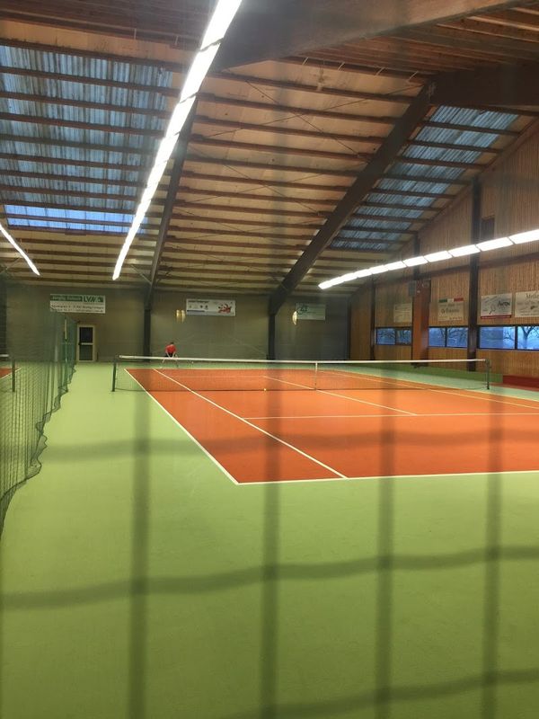 Tennishallen Markgröningen tennis courts