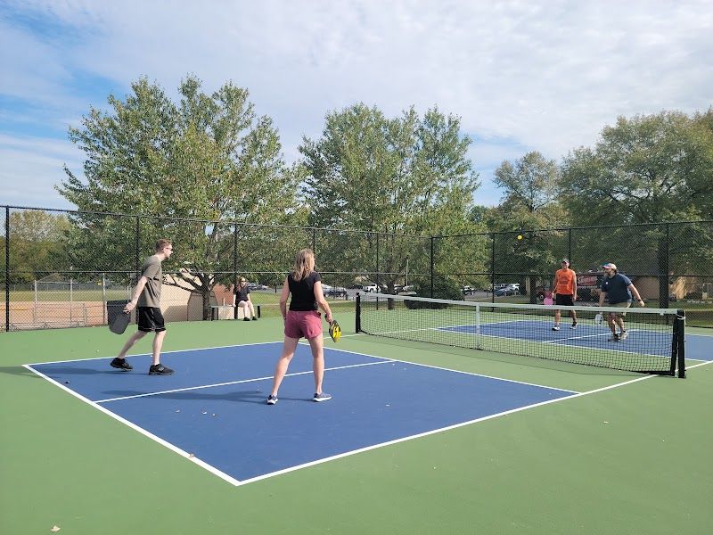Lions Park Tennis Court tennis courts