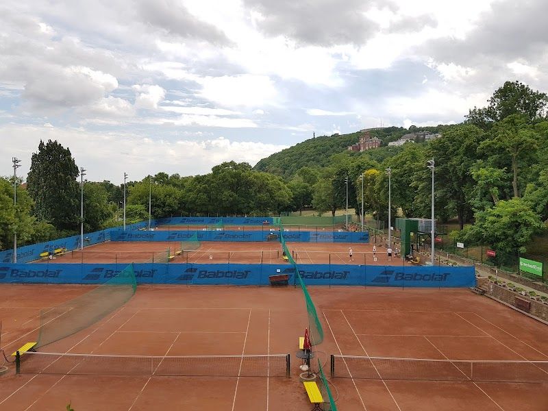 Tabán Tennis Center tennis courts