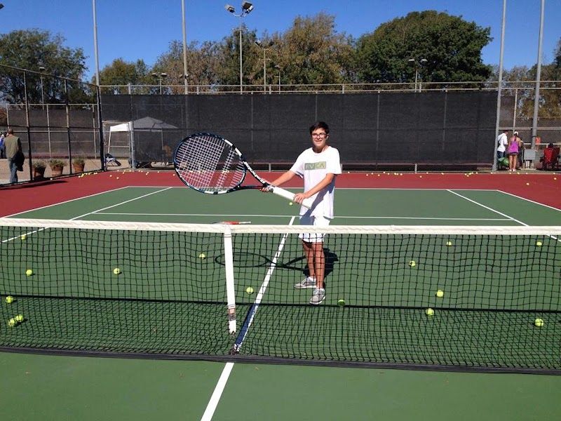 Costa Mesa Tennis Center tennis courts