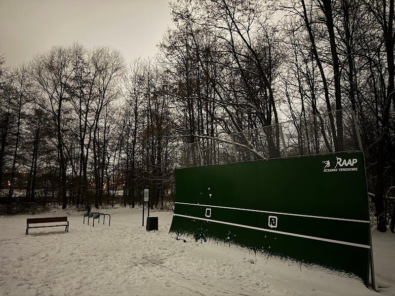 Trzech Stawów 8 Tennis court tennis courts