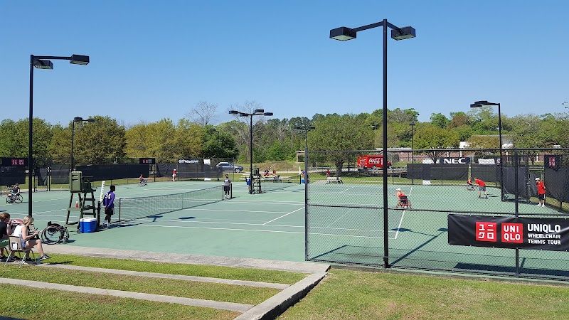 Lamar Tennis Center tennis courts