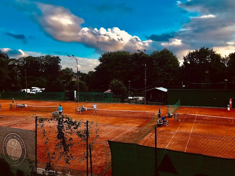 TENNIS CENTER PRESTIGE tennis courts