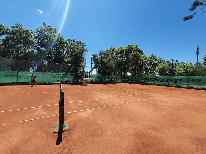 Reial Societat de Tennis Pompeia tennis courts