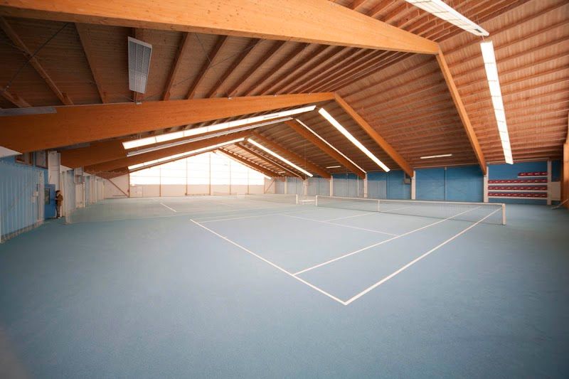 Tennis- und Soccerhalle Petershausen tennis courts