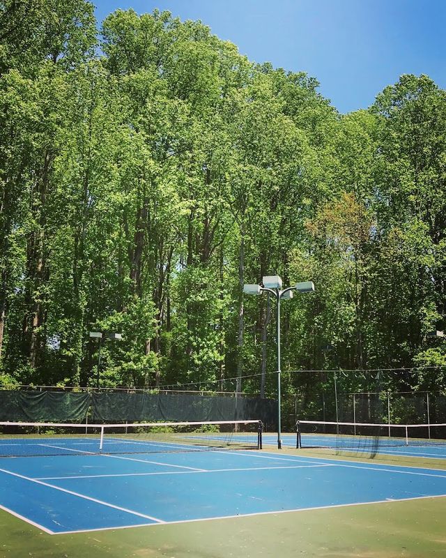 Fox Mill Woods Swim & Tennis tennis courts